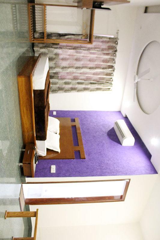 Grace Hotel Karnāl Kültér fotó