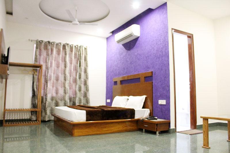 Grace Hotel Karnāl Kültér fotó