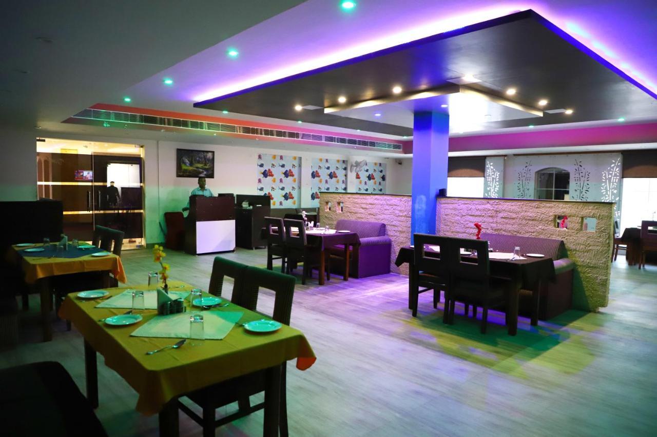 Grace Hotel Karnāl Kültér fotó